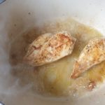 Kipfilet in braadpan met een scheutje water