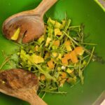 Tandoori zalm met komkommer dip en knapperige salade 4