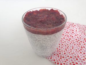 Chia pudding met kersenjam