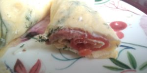 Keto wrap met roomkaas en zalm