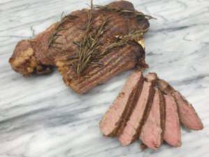 Marmeren plaat met T-bone steak