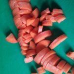 wortel in stukjes snijden