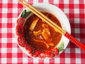 Keto Chinese tomatensoep met kip