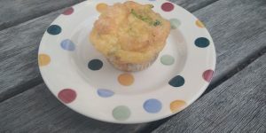 Keto broccoli-kaas muffin