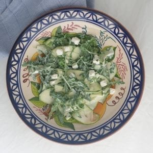 Griekse schaal met Griekse Courgette-munt salade