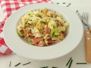 Diep bord met Cobb salade