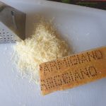 Rasp de Parmezaanse kaas