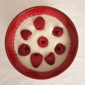 yoghurt met frambozen en slagroom 1