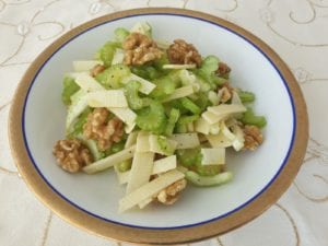 Bleekselderij-walnoten salade 5