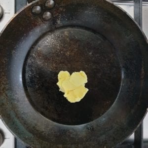 Koekenpan met boter