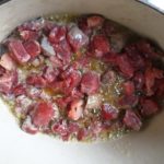Vlees bruinen in braadpan