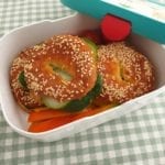 Keto bagels met groenten en Leerdammer in lunchdoos