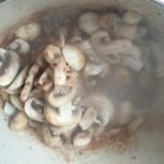 Braadpan met champignons en knoflook