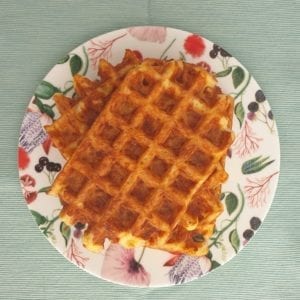 Bordje met een stapeltje chaffles