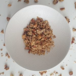 Witte kom met granola