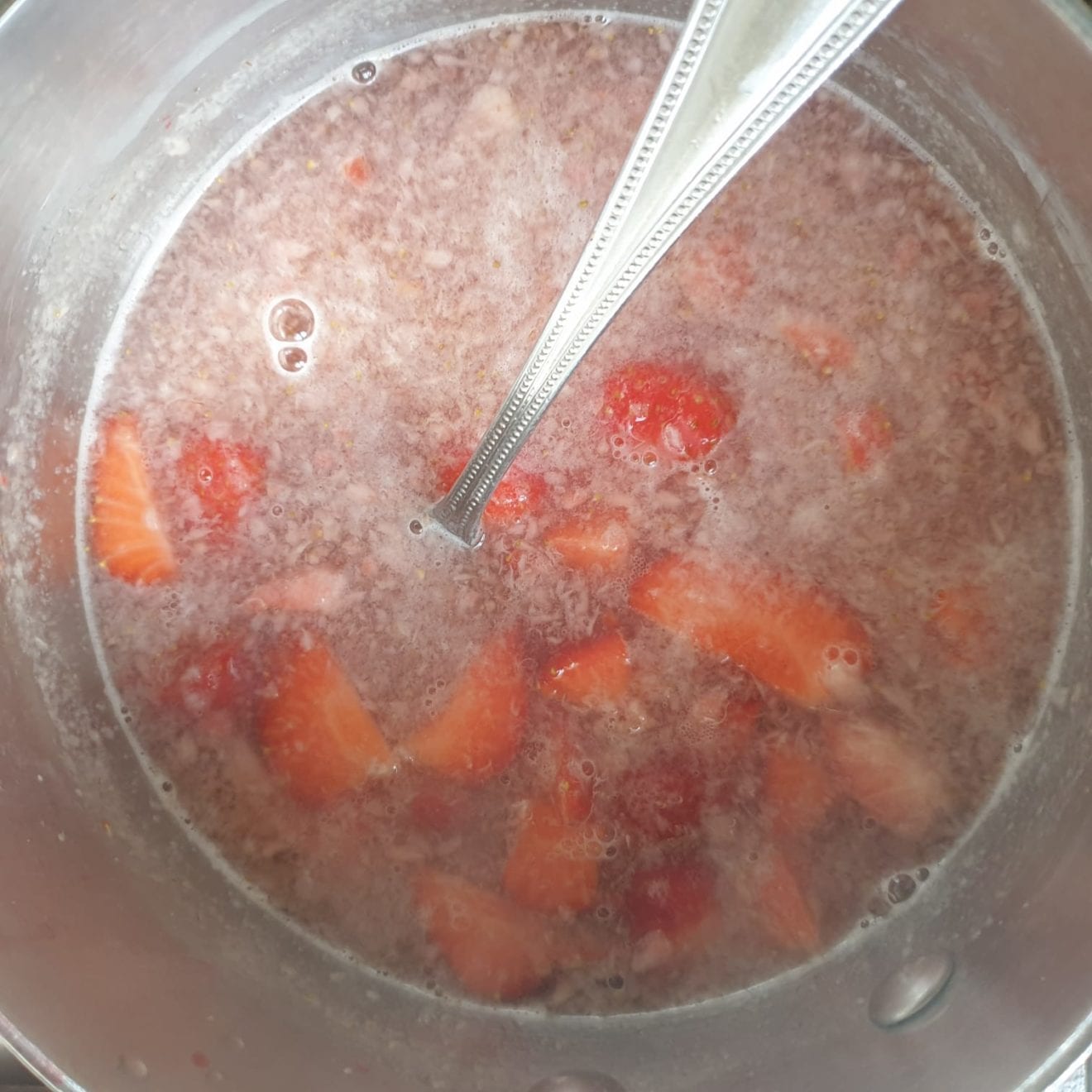 Gezond & Slank met Keto Recepten Dessert Aardbeien gelatine pudding