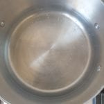Pan met water en azijn