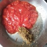 Tomaten-specerijen basis voor de saus