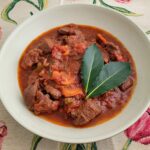 Toscaans gestoofd wildzwijn Toscaans gestoofd wildzwijn, een typisch wintergerecht.