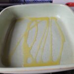 ovenschaal met olijfolie invetten