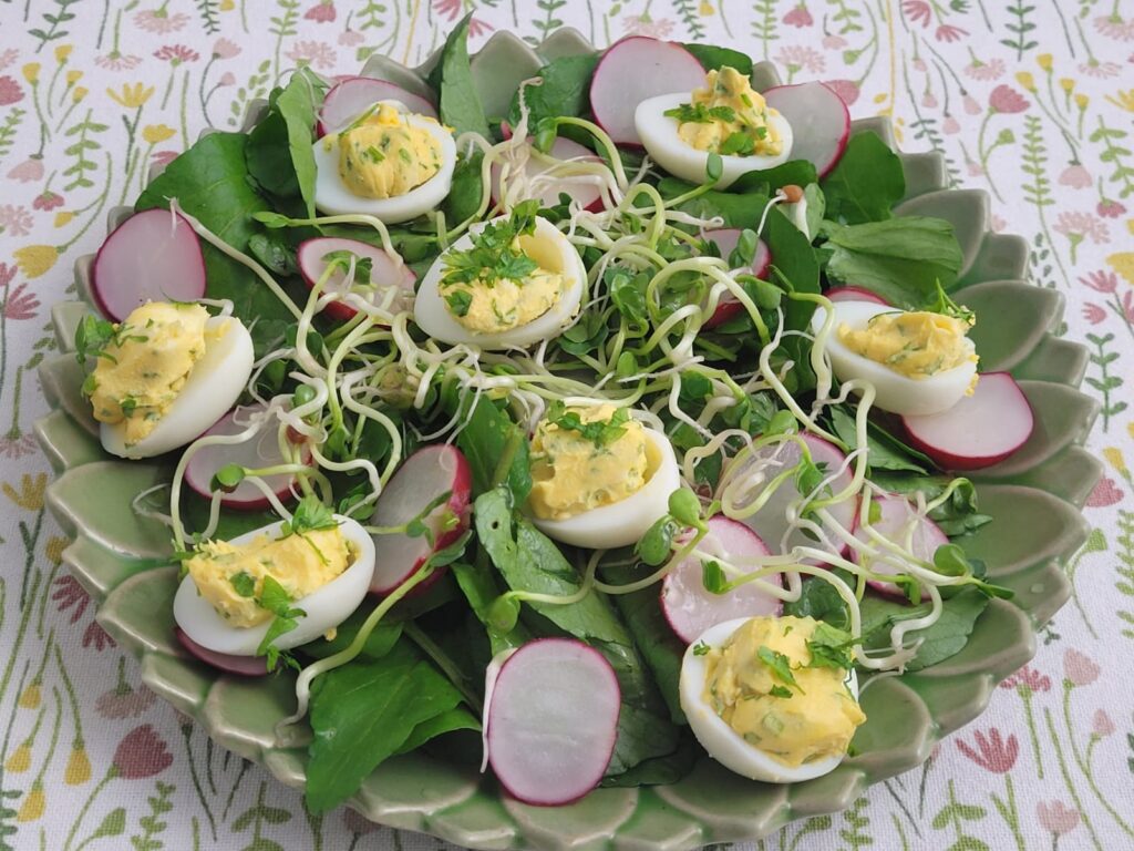 Lente salade met gevulde kwarteleitjes 1