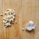 in stukjes gesneden knoflook