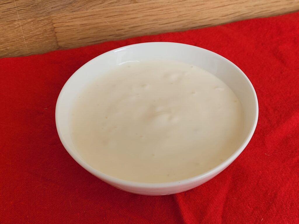 Knoflooksaus met verse knoflook bevat allicine