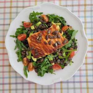 Zalm met avocado-rucola salade