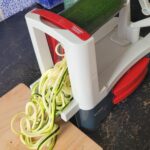 Courgette spaghetti met daslookpesto